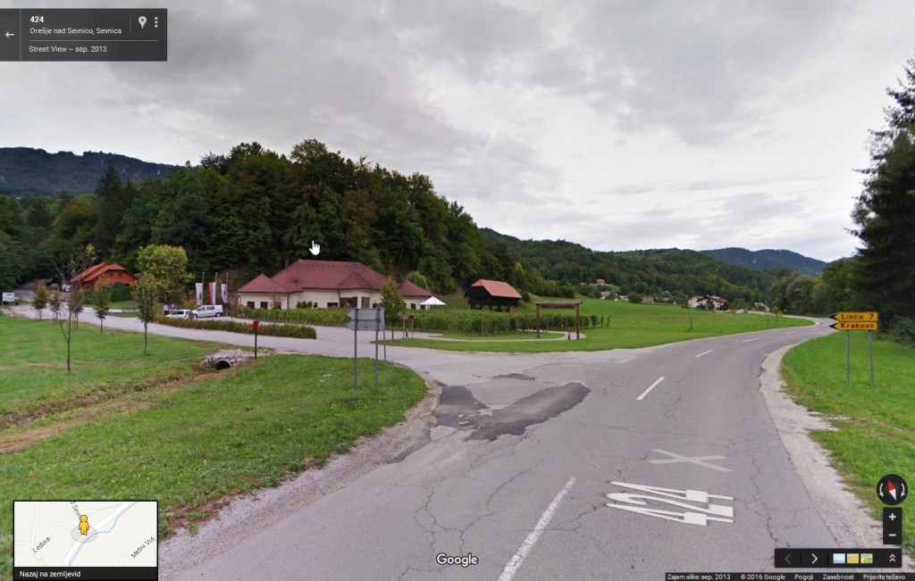 Tukaj levo - odcep na Lisco v Krakovem mimo vinske kleti Mastnak.